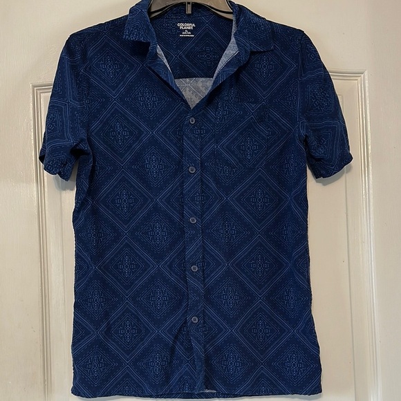 Navy Blue Button Down Shirt with Camp Collar and Subtle Pattern - Picture 1 of 7